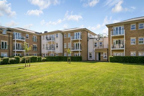 2 bedroom penthouse to rent, 2 Dyas Road, Sunbury-On-Thames