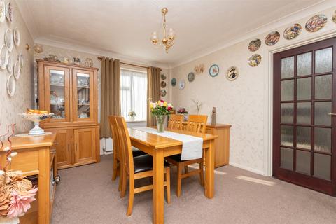 3 bedroom semi-detached house for sale, Northumberland Way, Erith, Kent