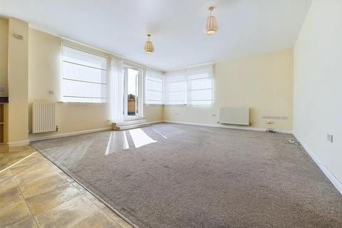 2 bedroom penthouse to rent, Worton Road, Old Isleworth