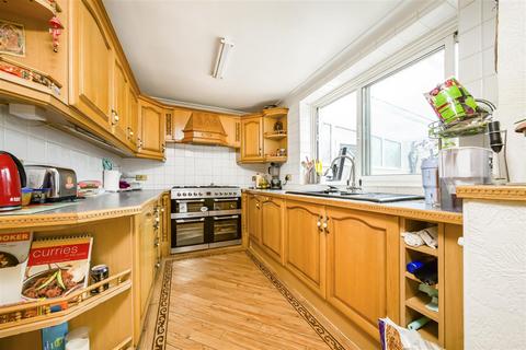 4 bedroom semi-detached house for sale, Cheyne Avenue, Twickenham