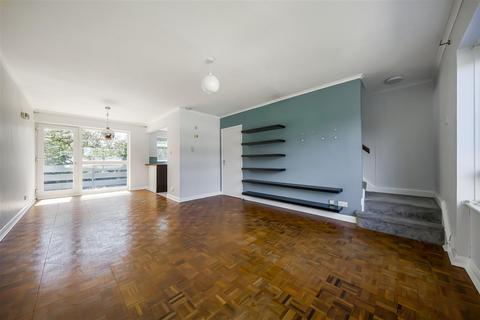 7, Cranebrook Manor Road, Twickenham, TW2 5DJ