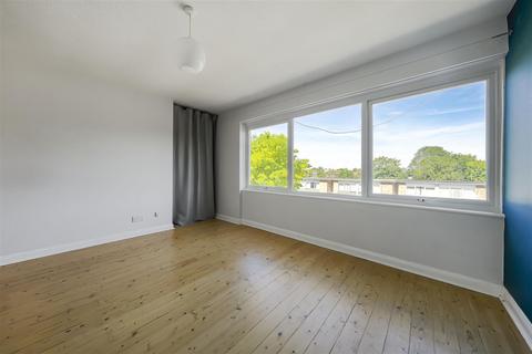 7, Cranebrook Manor Road, Twickenham, TW2 5DJ