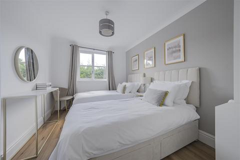 2 bedroom apartment for sale, Candler Mews, Twickenham