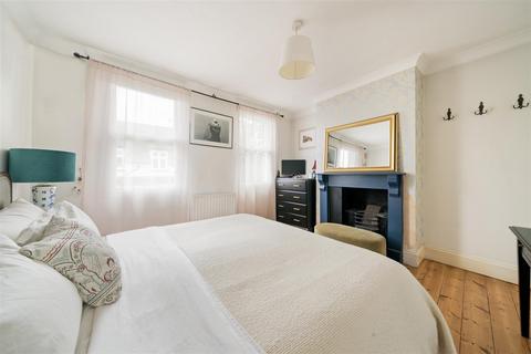 47 Albion Road, Twickenham, TW2 6QJ