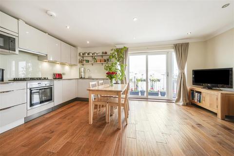 2 bedroom apartment for sale, Second Cross Road, Twickenham