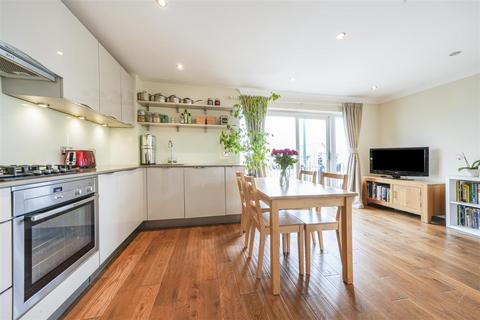 2 bedroom apartment for sale, Second Cross Road, Twickenham