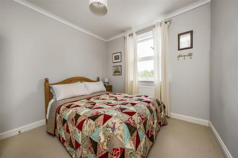 59 Mereway Road, Twickenham, TW2 6RF