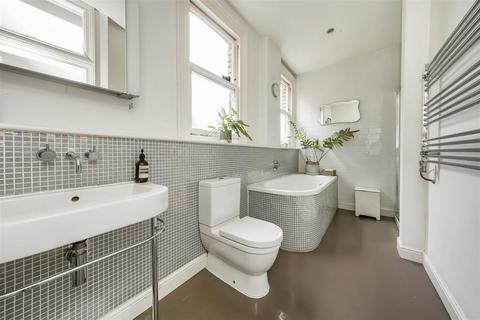46 Bonser Road, Twickenham, TW1 4RG