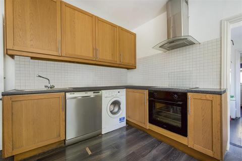 2 bedroom apartment for sale, Kneller Road, Twickenham