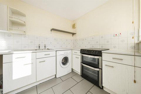 273 Varsity Drive, Twickenham, TW1 1AP