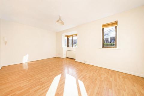 273 Varsity Drive, Twickenham, TW1 1AP