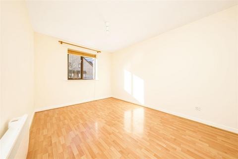 273 Varsity Drive, Twickenham, TW1 1AP