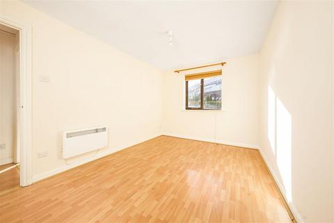 273 Varsity Drive, Twickenham, TW1 1AP