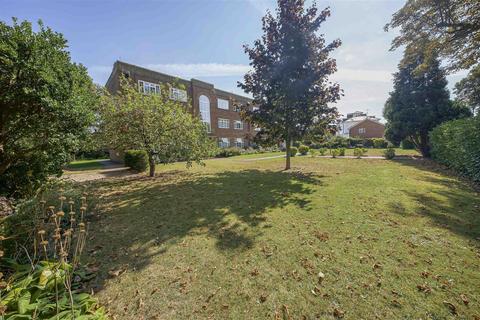 2 bedroom apartment for sale, Clifden Court, Twickenham