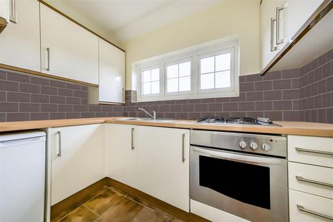 2 bedroom maisonette for sale, Bramley Close, Twickenham