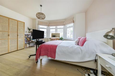 5 bedroom semi-detached house for sale, Spencer Road, Twickenham