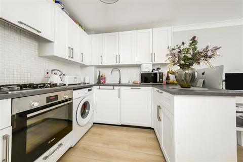 2 bedroom apartment for sale, Cherry Tree House, Twickenham