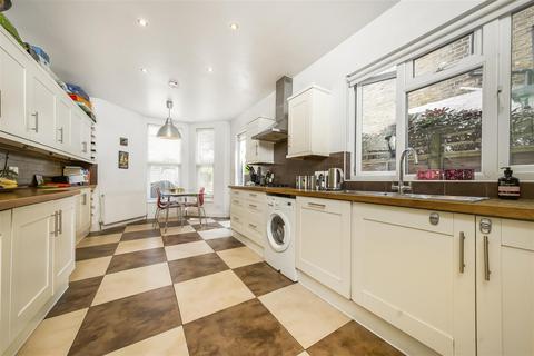 30 Whitton Road, Twickenham, TW1 1BJ