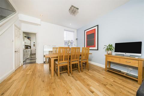 30 Whitton Road, Twickenham, TW1 1BJ