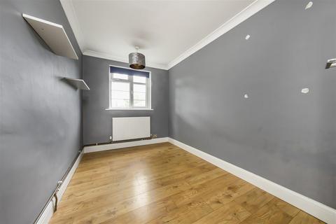 2 bedroom apartment for sale, Manor Road, Twickenham