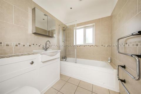 1 bedroom apartment for sale, Hospital Bridge Road, Twickenham