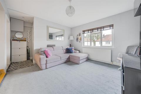 105 Andover Road, Twickenham, TW2 6PA