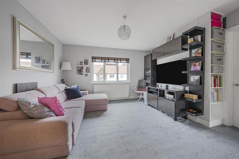 105 Andover Road, Twickenham, TW2 6PA