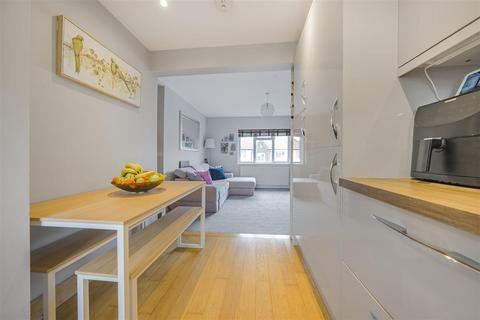 105 Andover Road, Twickenham, TW2 6PA