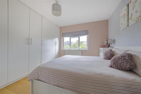 105 Andover Road, Twickenham, TW2 6PA
