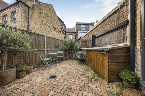 77 Colne Road, Twickenham, TW2 6QL