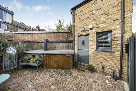 77 Colne Road, Twickenham, TW2 6QL