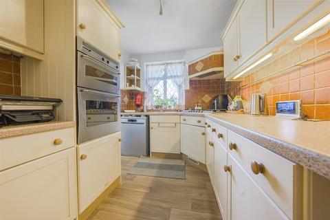 5 bedroom semi-detached house for sale, Staines Road, Twickenham