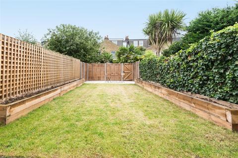 4 bedroom terraced house for sale, Latham Road, Twickenham