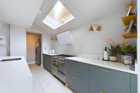 39 Gothic Road, Twickenham, TW2 5EH