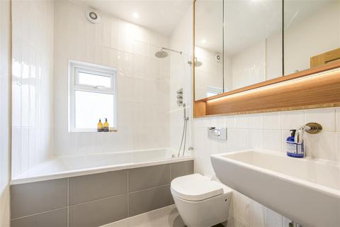 39 Gothic Road, Twickenham, TW2 5EH