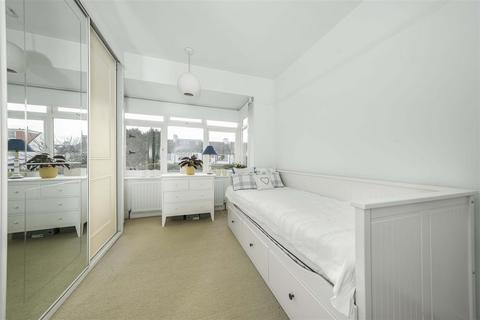 55 Heathfield North, Twickenham, TW2 7QN