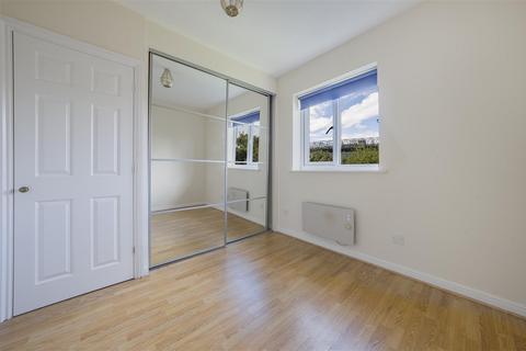 2 bedroom apartment for sale, Varsity Drive, Twickenham