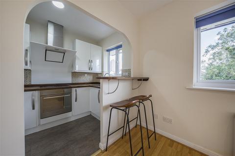 185 Varsity Drive, Twickenham, TW1 1AL