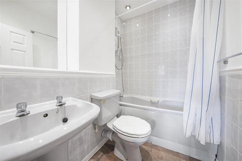 185 Varsity Drive, Twickenham, TW1 1AL