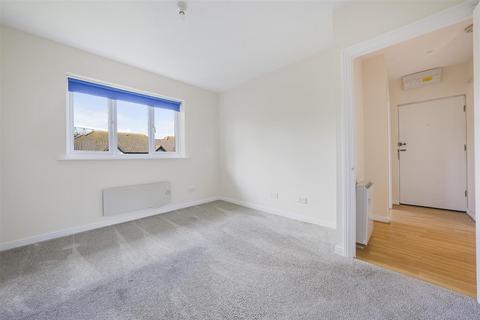 185 Varsity Drive, Twickenham, TW1 1AL
