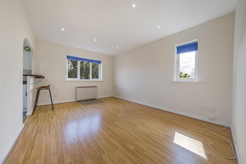185 Varsity Drive, Twickenham, TW1 1AL