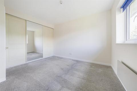 185 Varsity Drive, Twickenham, TW1 1AL