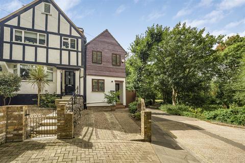 3 bedroom end of terrace house for sale, Mill Road, Twickenham