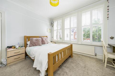 16 Cornwall Road, Twickenham, TW1 3LS