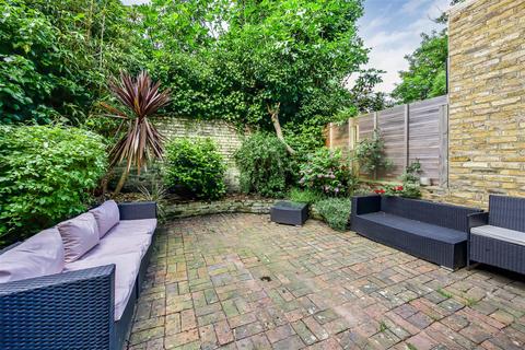 16 Cornwall Road, Twickenham, TW1 3LS