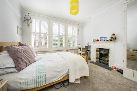 16 Cornwall Road, Twickenham, TW1 3LS