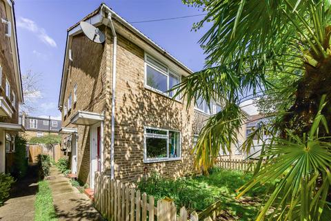 8 Woodbine Close, Twickenham, TW2 5LD