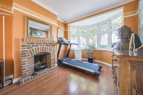 13 Pembridge Avenue, Twickenham, TW2 6AE