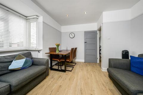 429a Chertsey Road, Twickenham, TW2 6LS