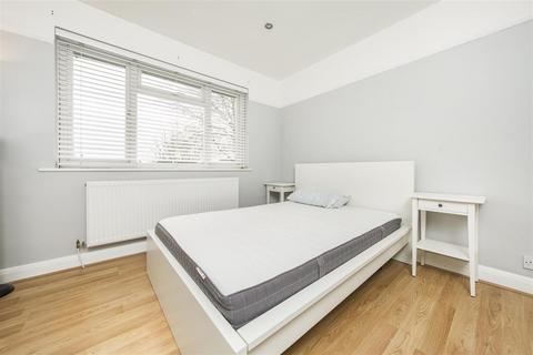 429a Chertsey Road, Twickenham, TW2 6LS